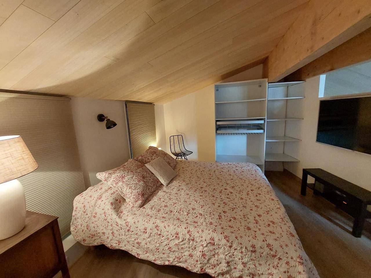 Foto 6 von 15: One-bedroom Loft Apartment