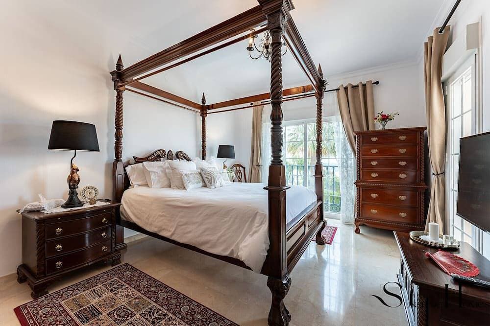 Foto 4 von 30: Luxury 3Br Villa by Alhaurín Golf w/ Heated Pool