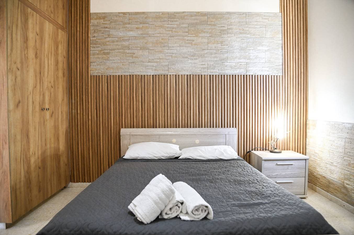Foto 11 von 35: Kritos Apartments – ein Schlafzimmer