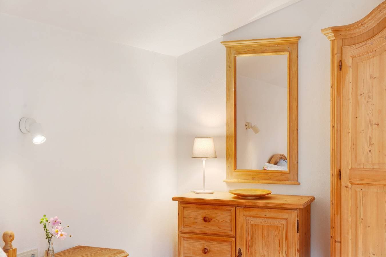 Foto 13 von 30: Einzimmerapartment 'Zugspitznest' mit Bergblick, Balkon und Wi-Fi