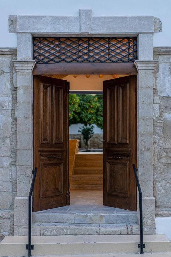 The Courtyard Episkopi Guest Houses 1