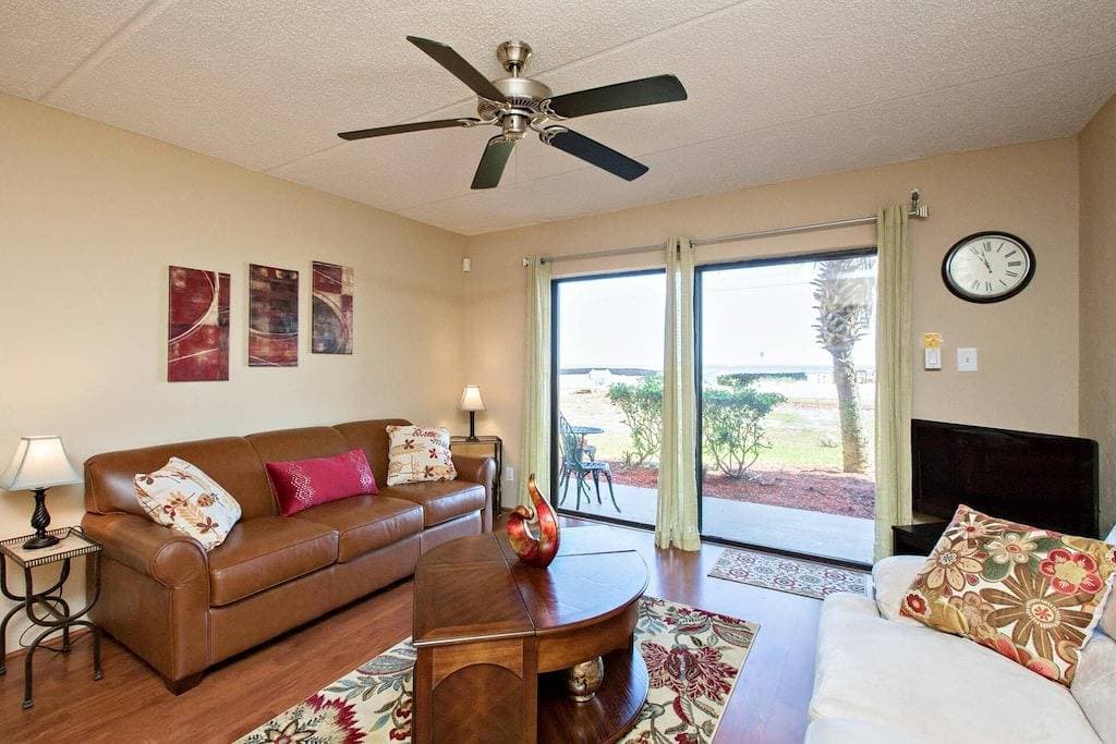 Foto 2 von 30: Warme einladende 1. Etage OceanFront Unit-Pool, Tiefgarage, keine Drive Bch, gratis WIFI!