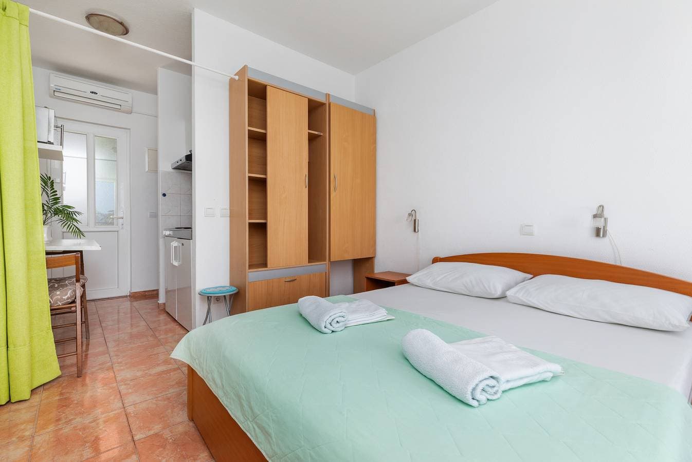 Foto 7 von 10: Studio Appartement am Strand Drasnice, Makarska -a