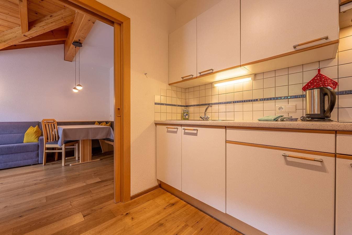 Foto 4 von 12: Ferienwohnung 'Alpengruss Terra' mit Bergblick, Gemeinschaftsgarten und WLAN