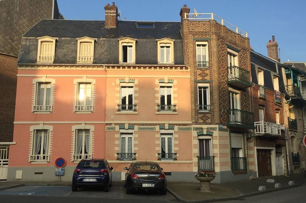 Foto 10 von 16: Super Wohnung, klassifiziert ***, in Belle Epoque Villa!