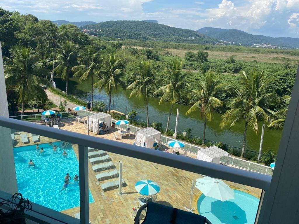 Apartamento com piscina a poucos passos da praia 1