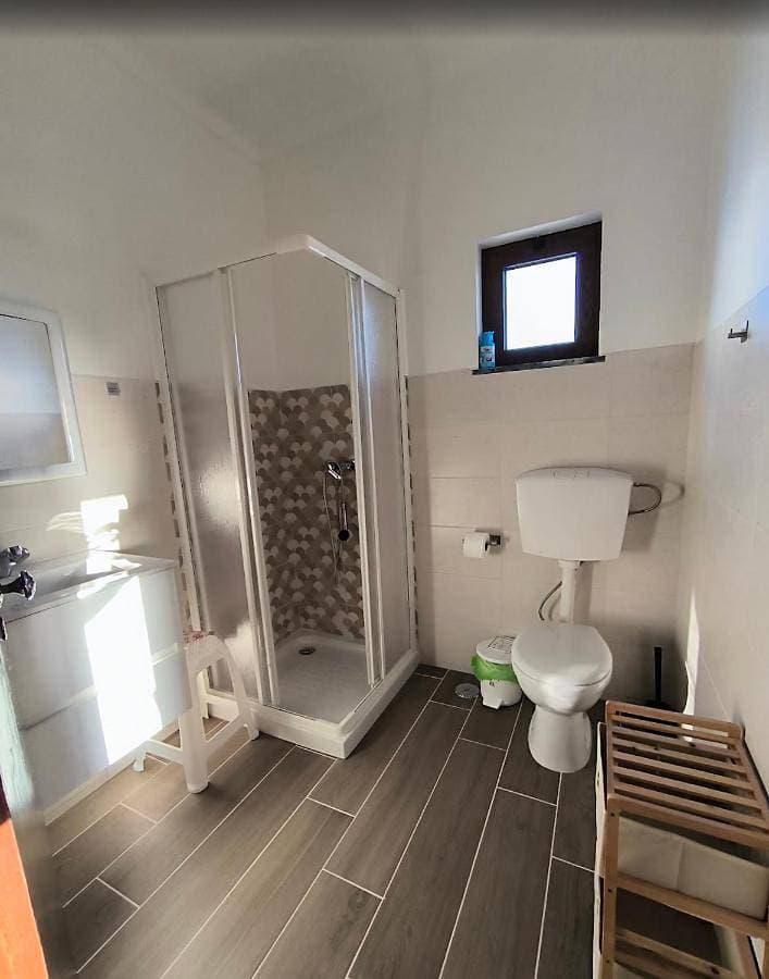 Foto 4 von 24: Double Room with Shared Bathroom
