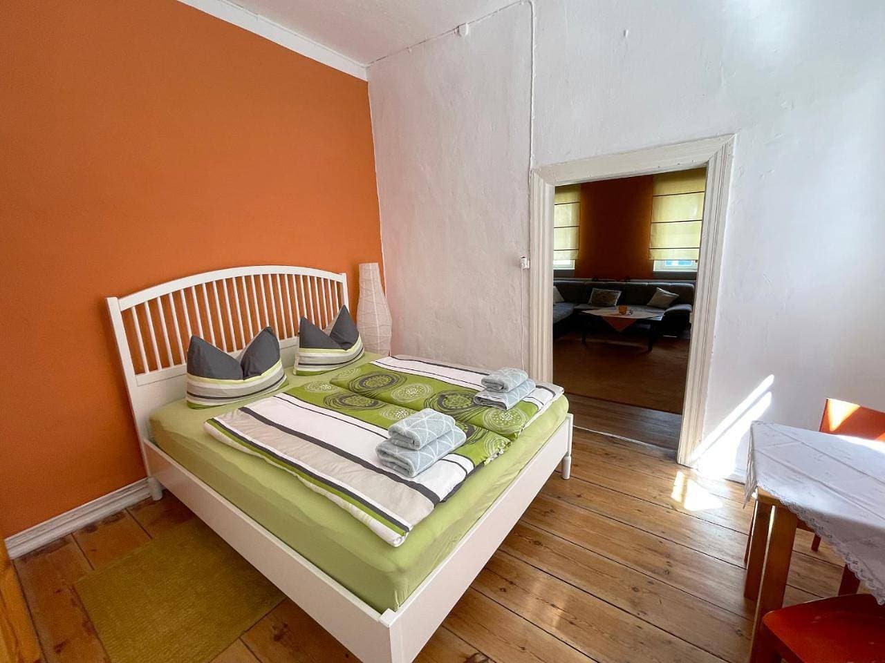 Foto 6 von 28: Three-Bedroom House
