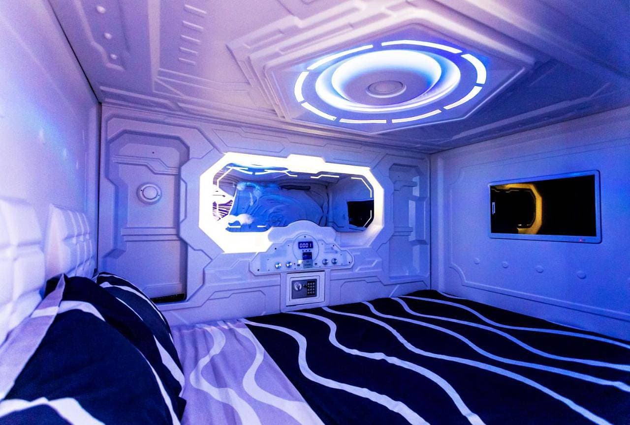 Foto 12 von 17: Capsule Double in Dormitory Room with Shared Bathroom