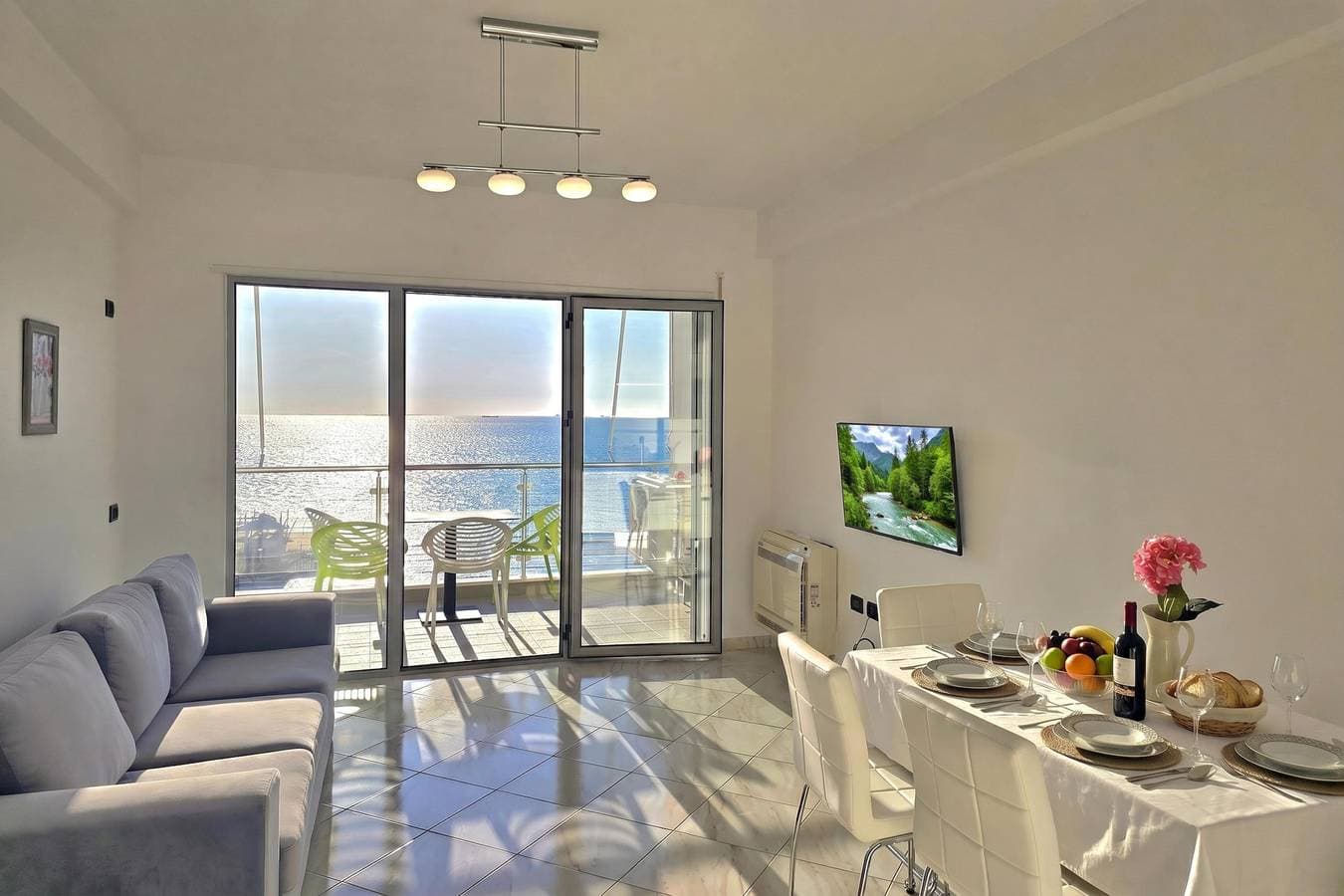 Foto 3 von 28: Brisa Del Mar Beachfront Apartment 115