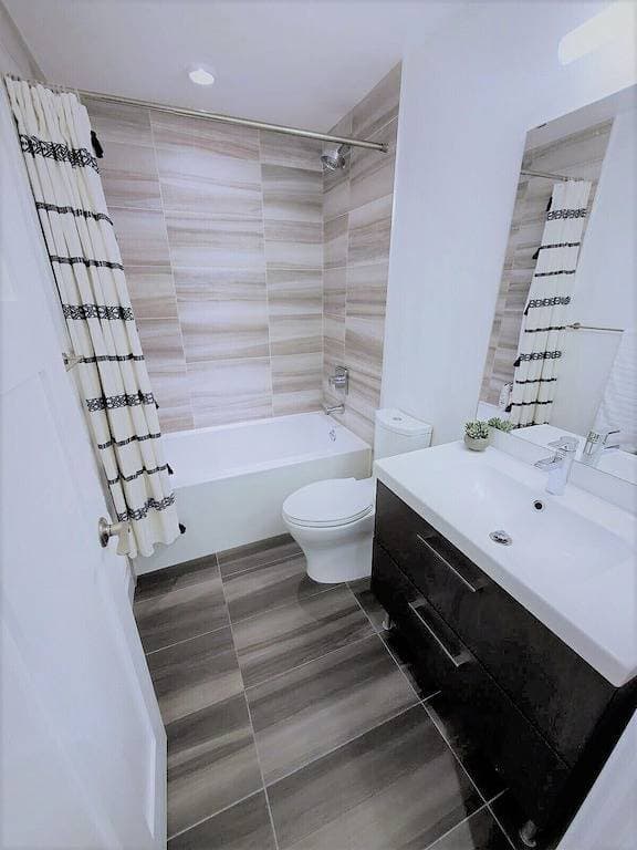 ❤  2 Bdrm Charmer - Central Location - Free Parking 1