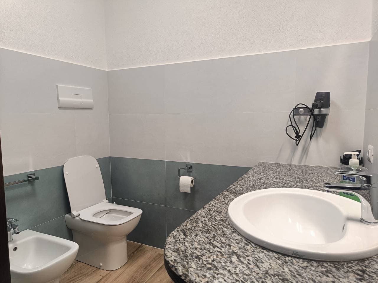 Foto 11 von 19: Ferienhaus „Bilo Mare Panoramico“ mit privater Terrasse & Klimaanlage