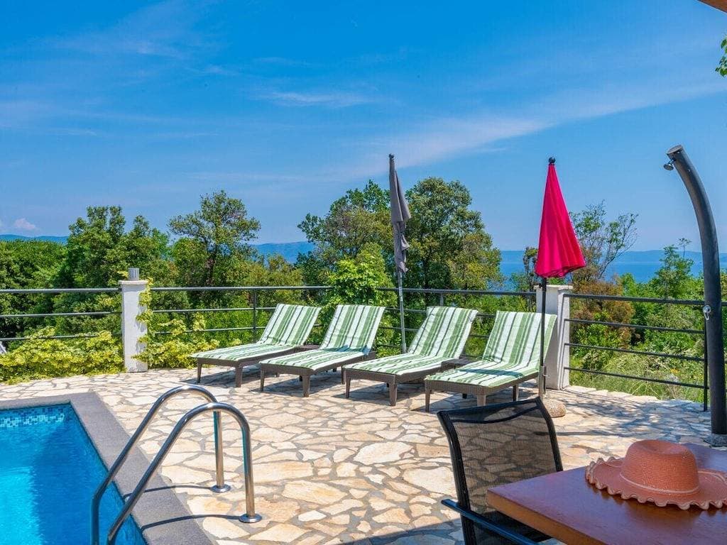 Foto 8 von 36: Ferienhaus in Labin mit Schwimmbecken