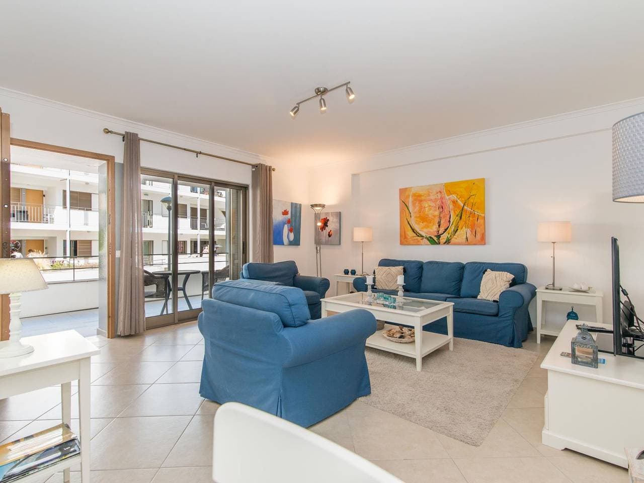 Foto 3 von 38: Ferienwohnung für 8 Personen mit Pool