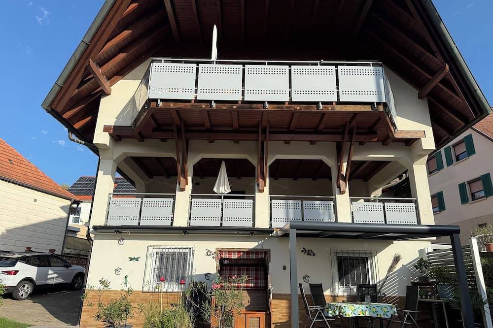 Foto 13 von 30: Gemütliche ****-Sterne Ferienwohnung mit großem überdachtem Balkon