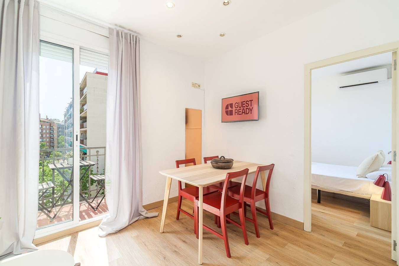 Foto 8 von 37: Ferienwohnung für 4 Personen mit Balkon