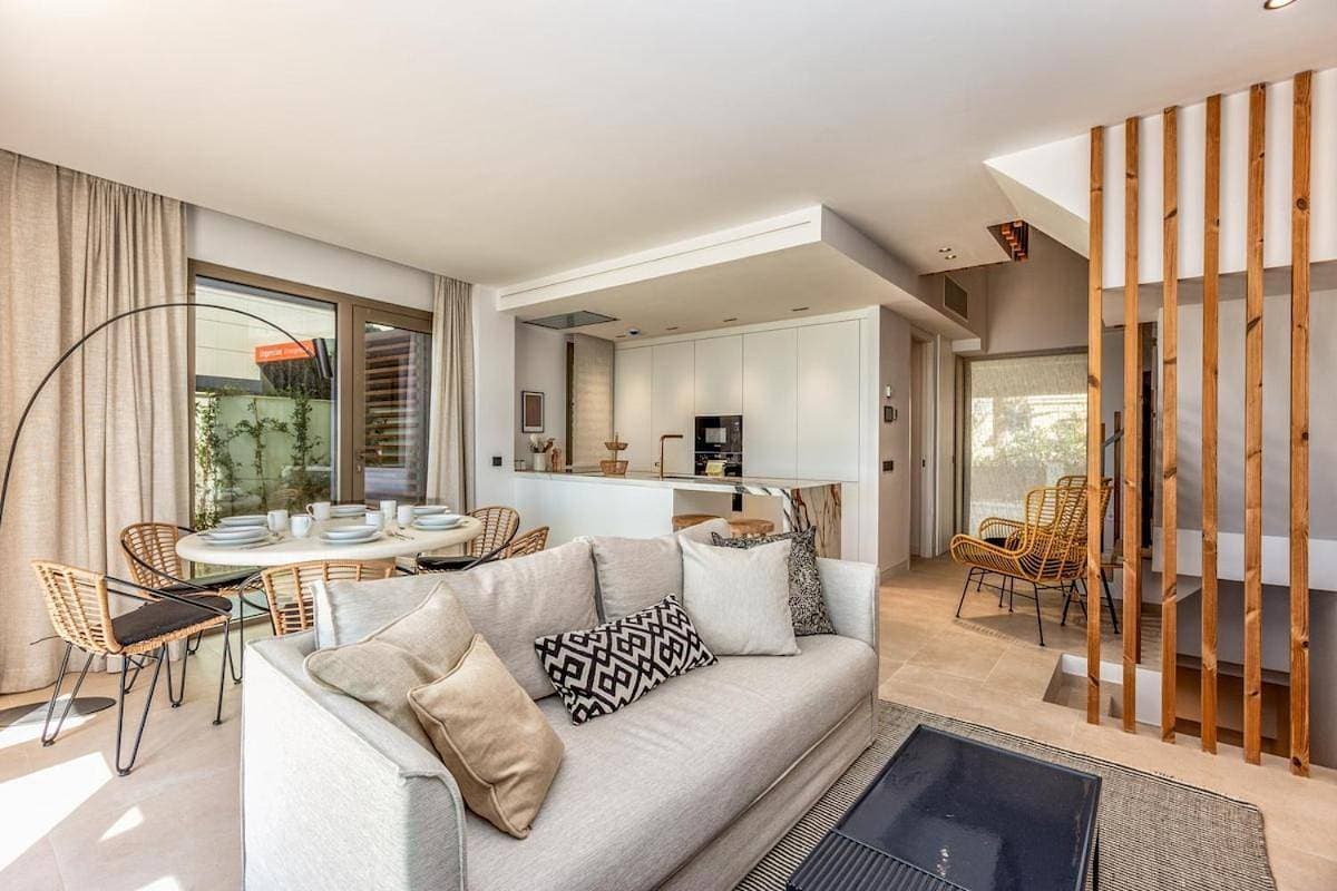 Foto 2 von 29: Three-Bedroom Apartment - Oceanfront
