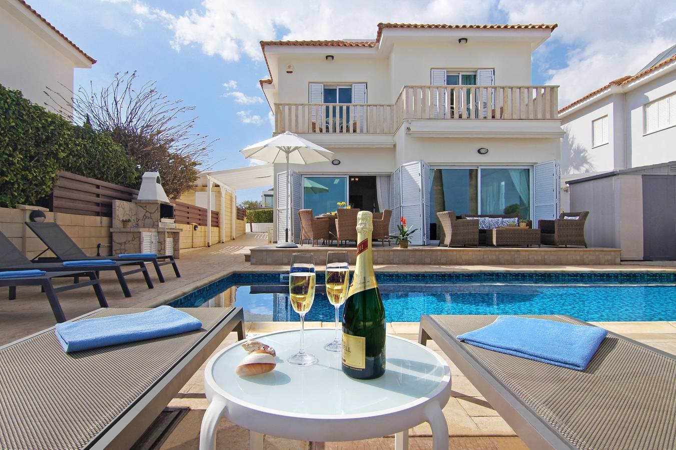 Foto 5 von 31: Villa für 6 Personen mit Pool