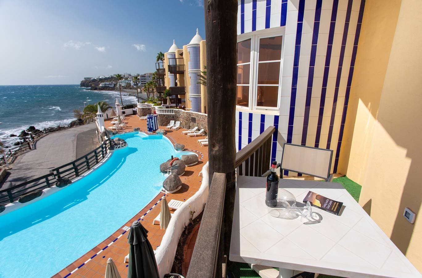 Altamar 44 balcony&pool 1