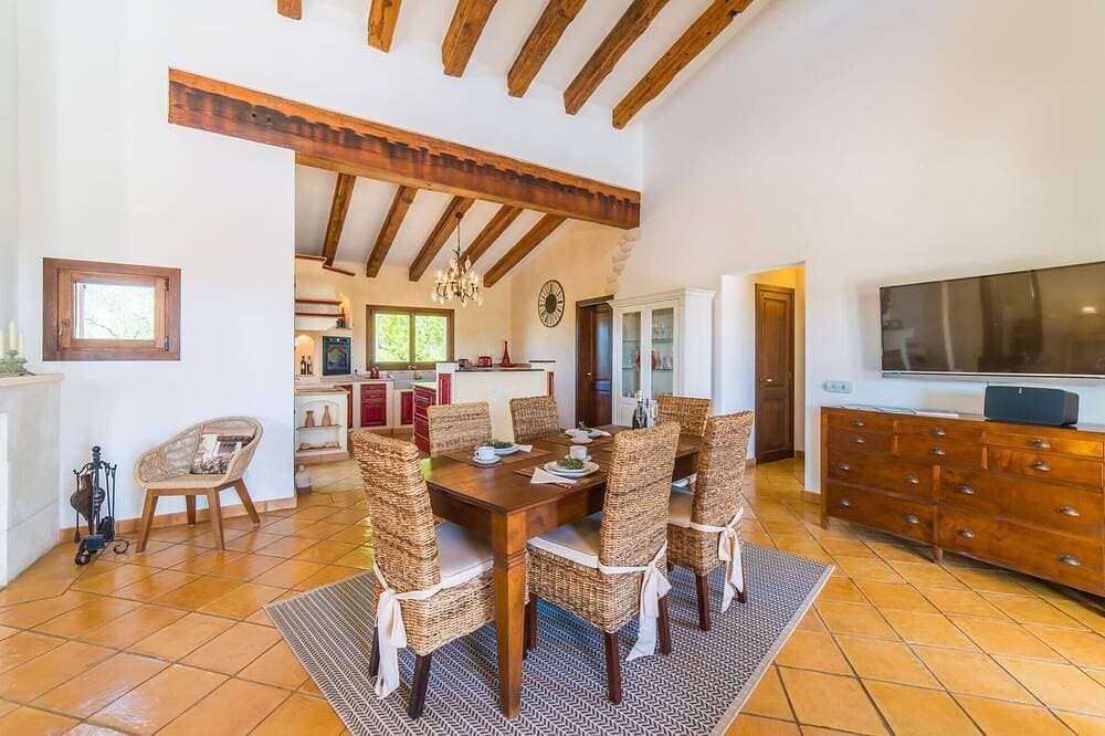 Foto 10 von 30: Schönes Haus in Porreres mit privatem Swimmingpool, der drinnen oder draußen.