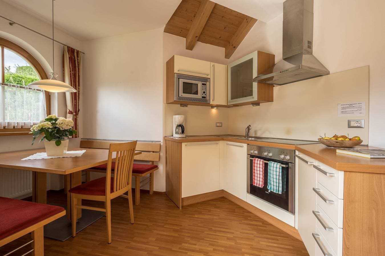 Foto 5 von 25: Ferienwohnung "Tischlerhof - Typ A" mit WLAN, Terrasse und Blick auf die Berge