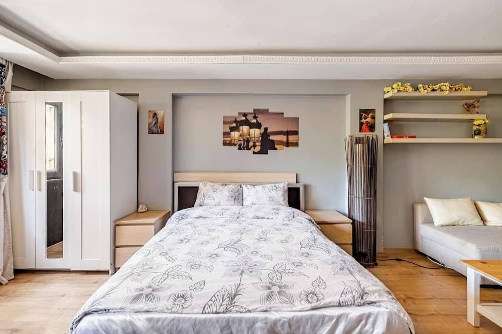 Foto 3 von 15: Cozy Central Flat w/Netflix & Elevator Near Metro 2 minute walking distance
