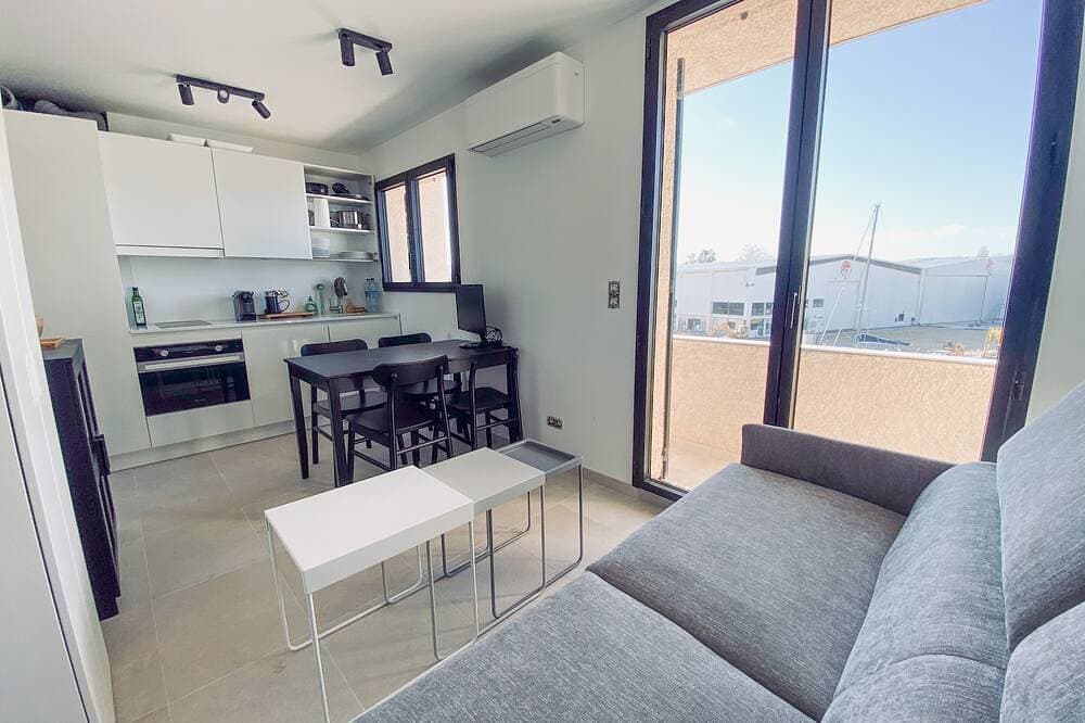 Foto 9 von 20: Modernes Appartement - Les Pieds dans l'Eau - Saint-Tropez 4