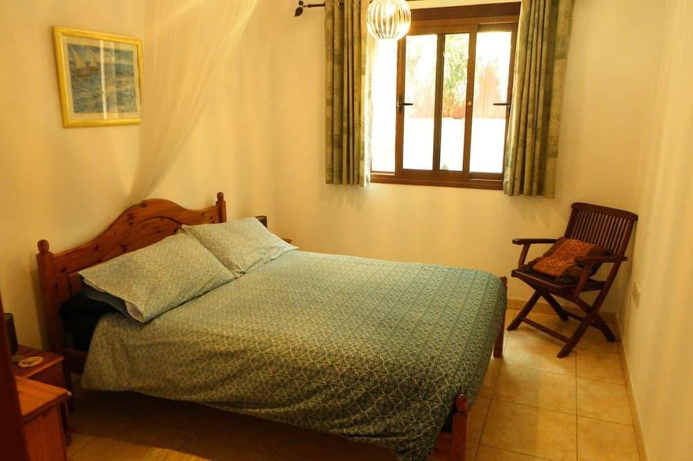 Foto 5 von 30: Eine Qualität nicht komplexe private Wohnung mit beheiztem Pool und offenen Ansichten