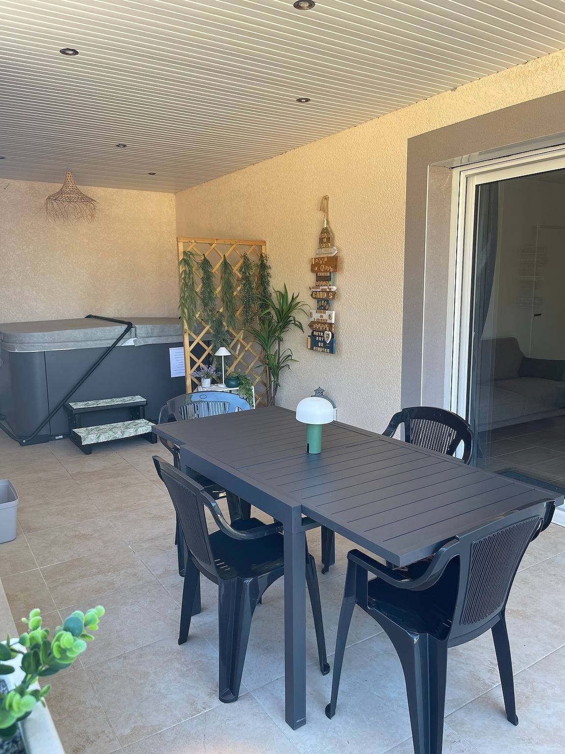 Foto 11 von 40: Gîte De La Fontaine mit Whirlpool, nur wenige Schritte vom Dorf entfernt