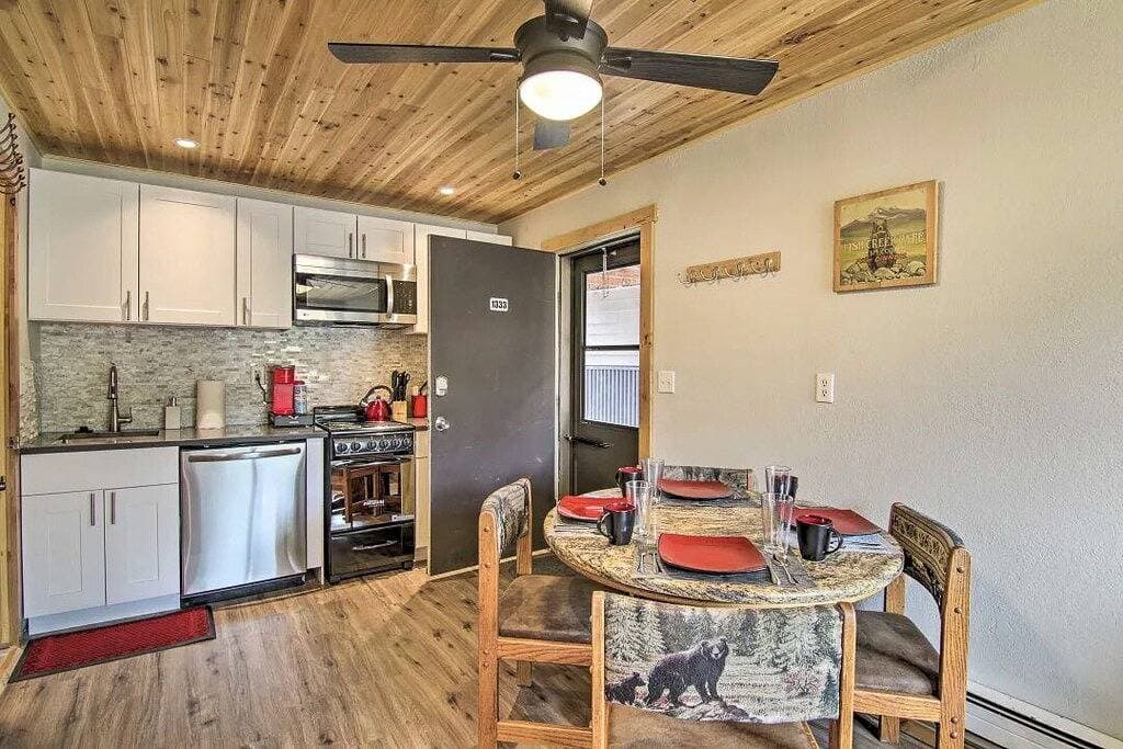 Foto 5 von 16: New! Cozy Big Sky Condo: Walk to Ski Lift & Dining