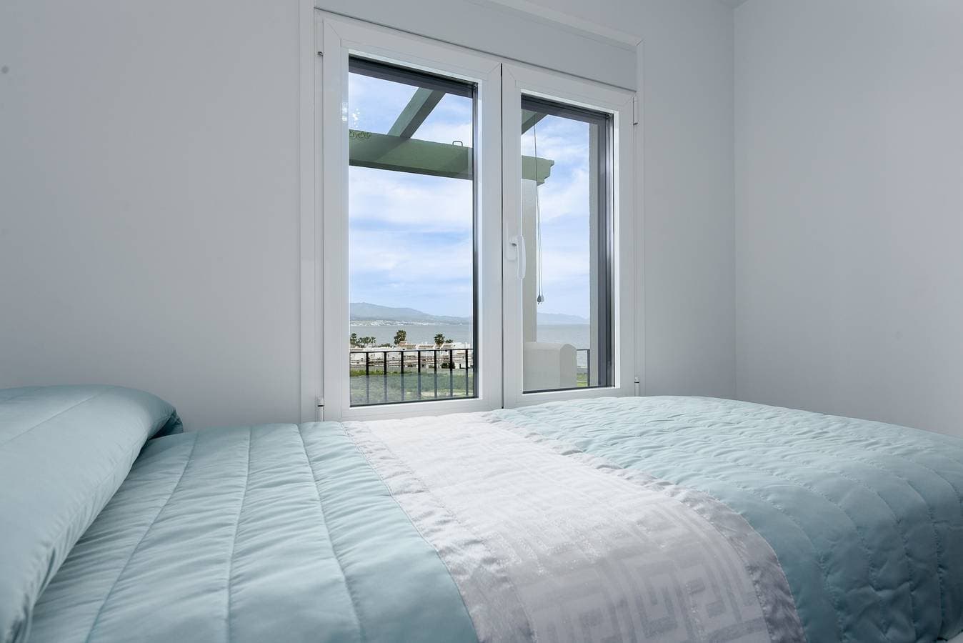 Foto 12 von 22: Ferienwohnung 'Urbanización Jardines Del Mar' mit Meerblick, Gemeinschaftspool und Klimaanlage