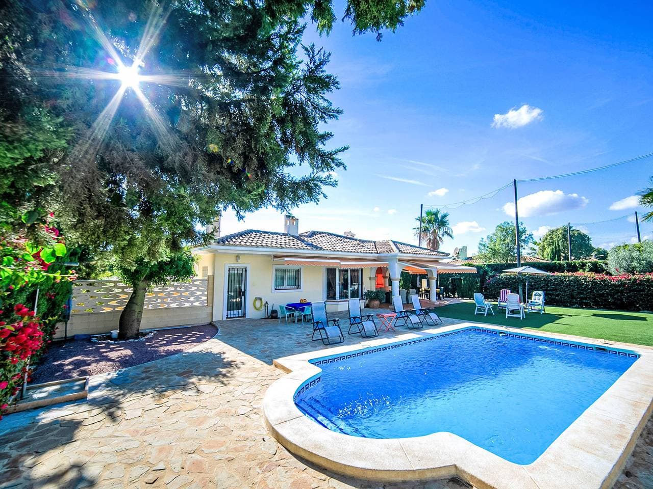 Campo de Golf Bonalba: Grosse, moderne, komfortable Ferienanlage Bonalba Golf, Urb Los Naranjos 1
