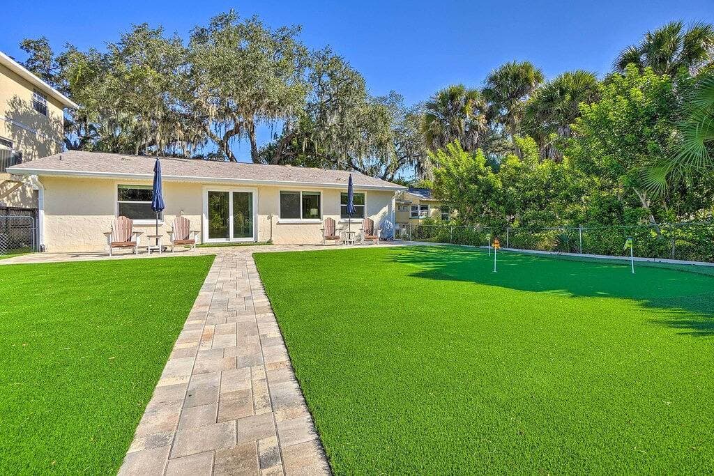 Foto 3 von 32: Riverfront Home w/ Putting Green & Boat Dock!