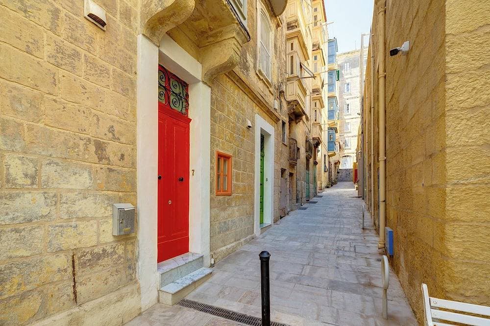 Trendy 1 Bedroom in the Heart of Valletta 1
