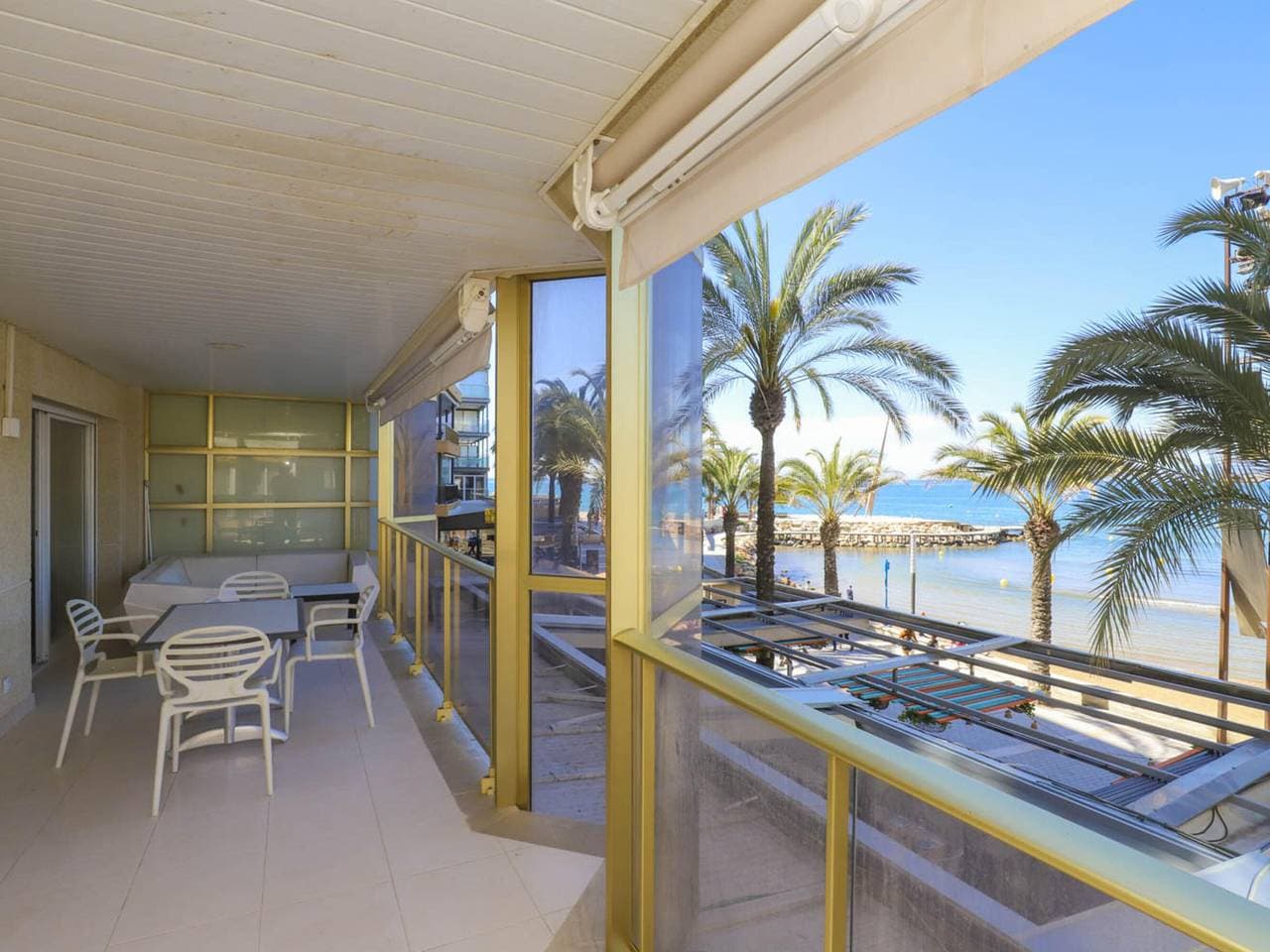 Foto 5 von 20: Modernes Apartment mit Meerblick, direktem Strandzugang und großer Terrasse in Salou