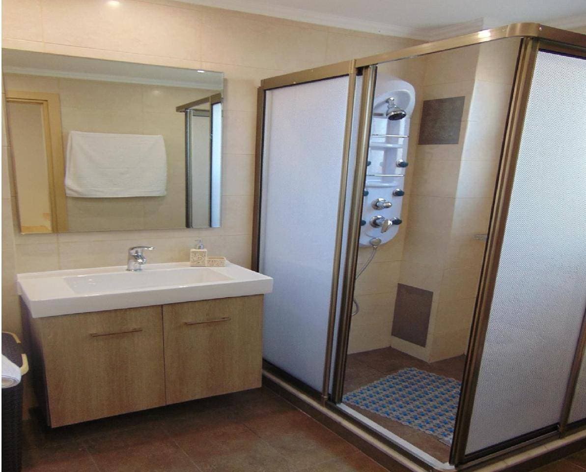 Foto 6 von 37: Three-Bedroom House