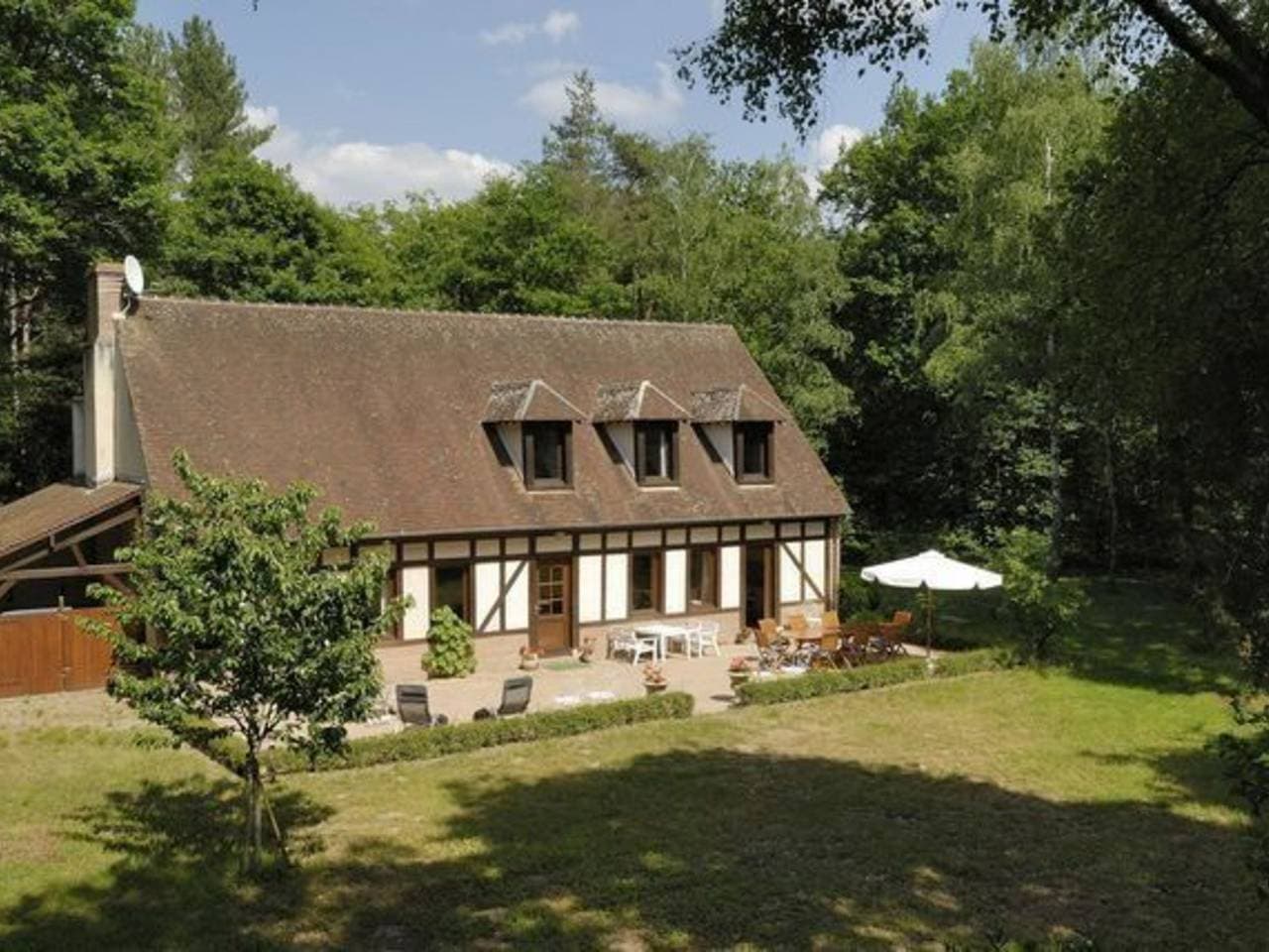 Rustikale Familienvilla in Sologne: Privatwald, 4 Schlafzimmer, ökologischer Charme 1