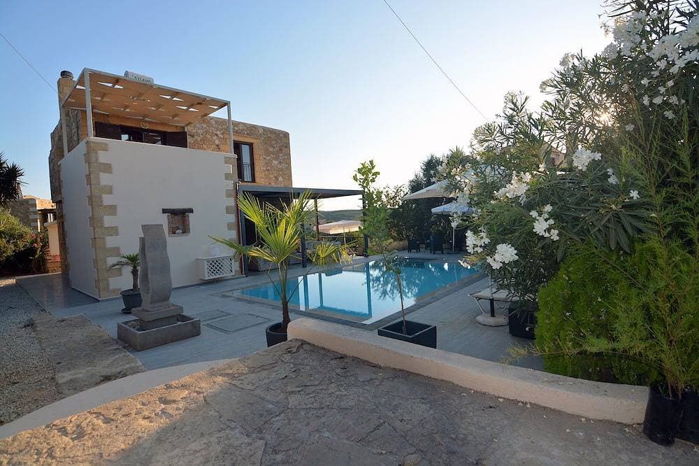 Charmante Villa mit Panoramablick auf das Meer, 1,5 km von den Stränden entfernt, privater Pool. 1