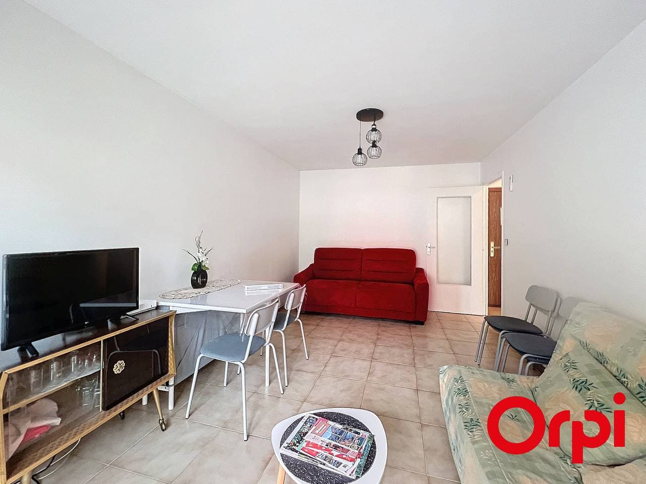Foto 6 von 19: Geräumige Wohnung, nah am Strand mit Pool, Parkplatz und WLAN