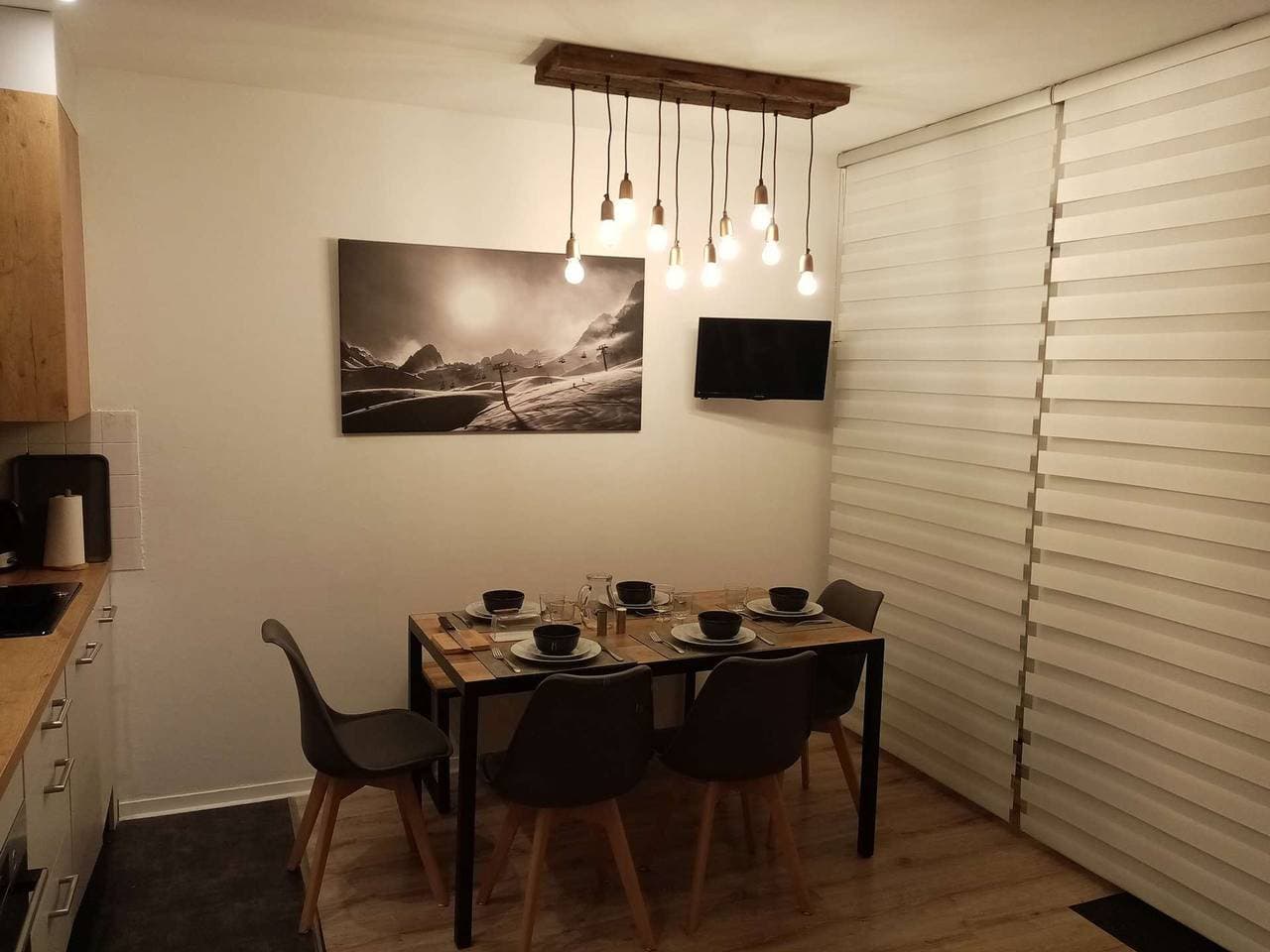 Foto 4 von 15: Studio-Kabine f. 5 Pers - Direkt an Pisten - Überdachter Parkplatz - Balkon
