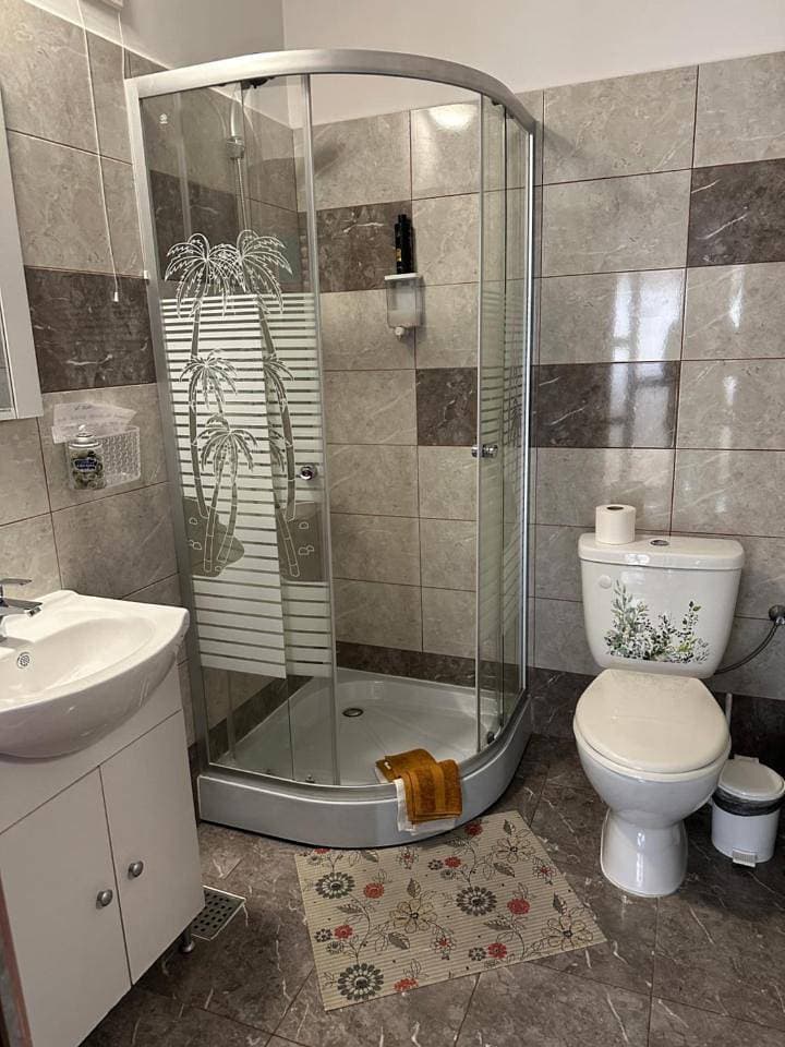 Foto 13 von 29: Double Room with Private Bathroom