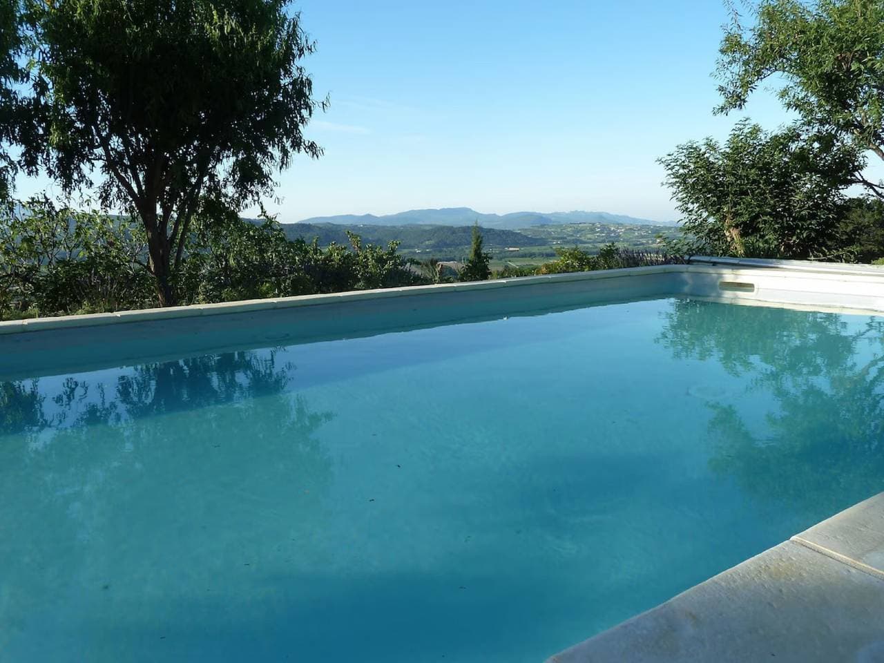 La Roseraie des Côtes - Piscine 1