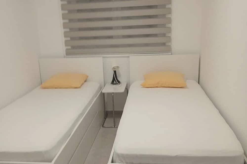 Foto 2 von 6: Cozy 2-bedroom apartment in quaint Sutomore with AC