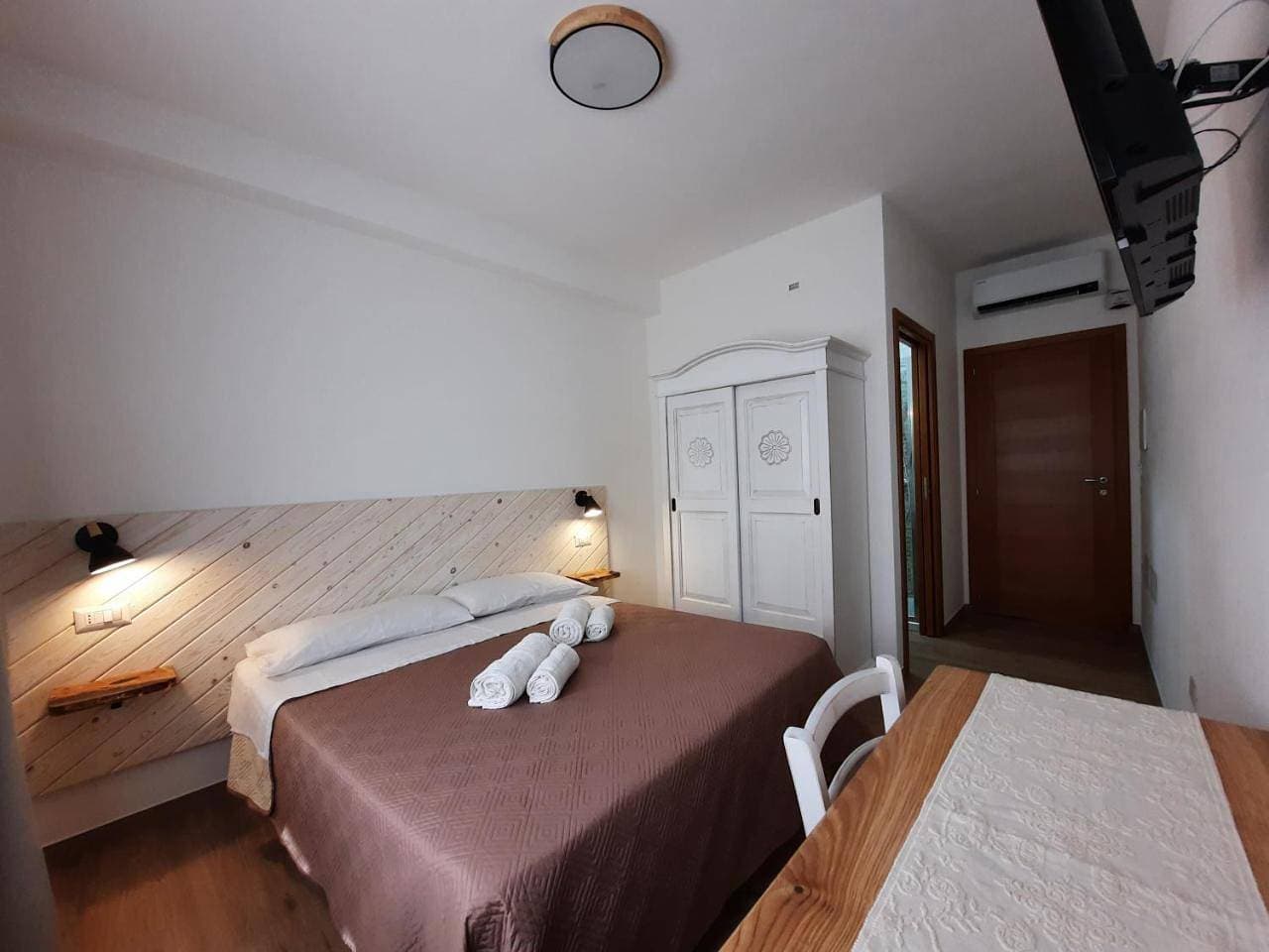 Foto 6 von 9: Small Double Room