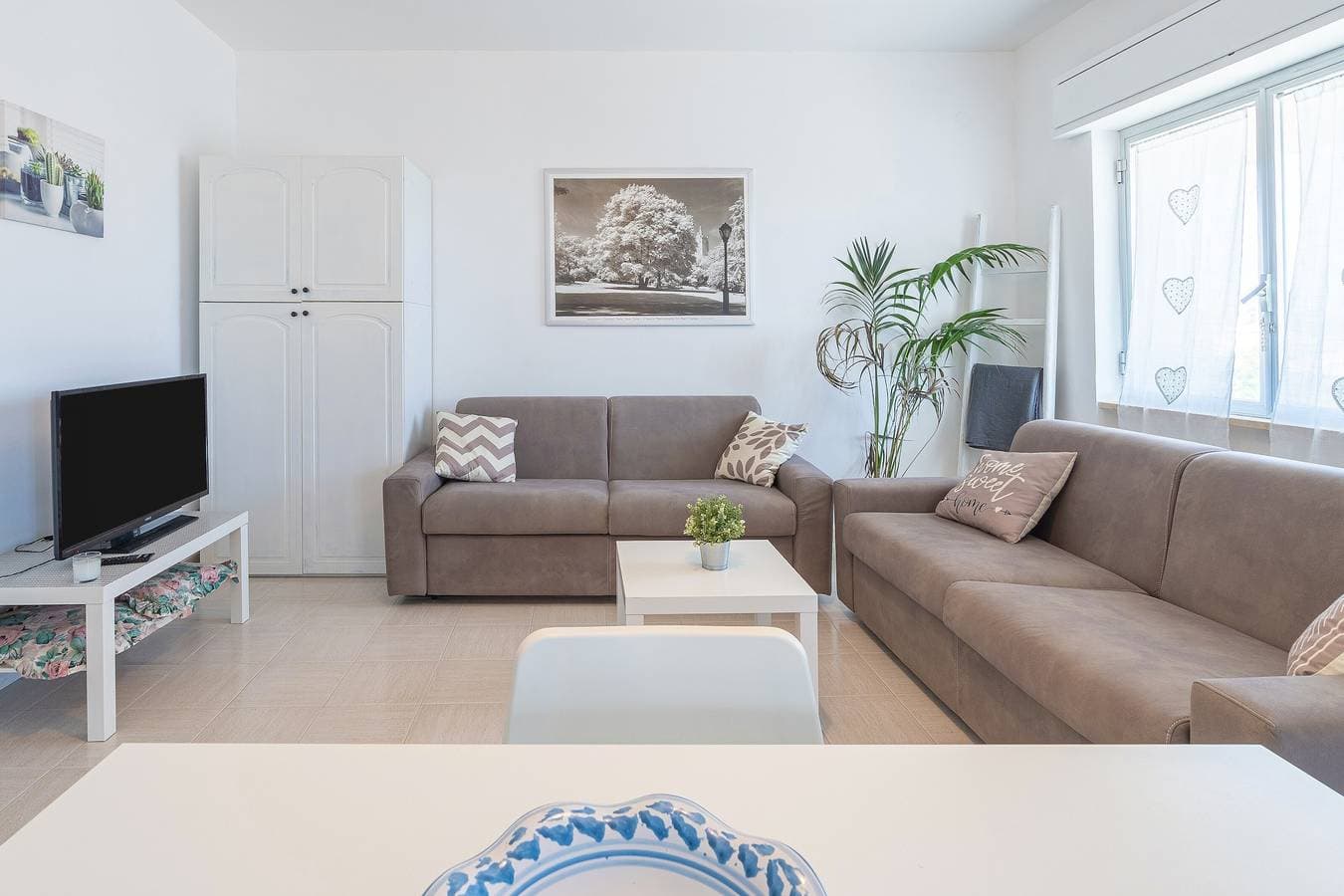 Foto 7 von 38: Ferienhaus „Villa Clara“ mit Meerblick, überdachter Terrasse und Garten