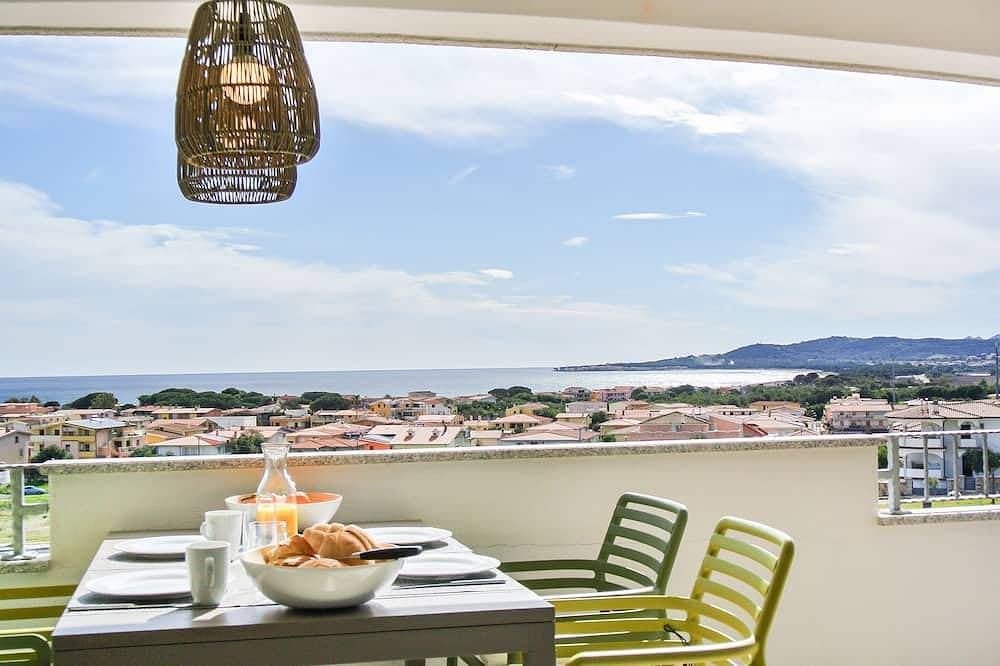 Foto 9 von 24: Ferienwohnung mit Balkon und Meerblick