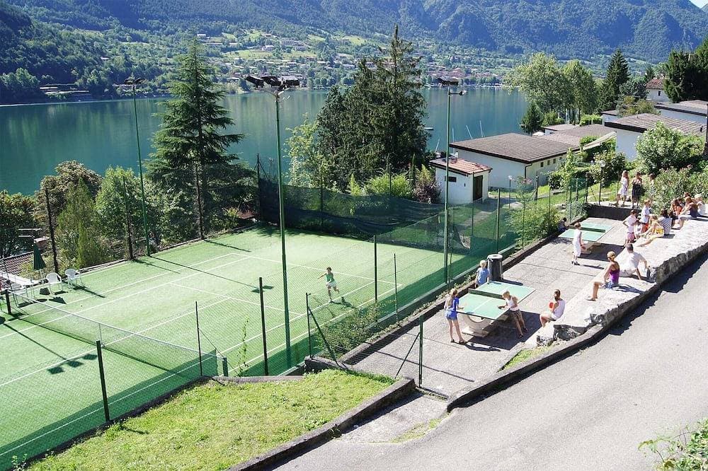 Foto 11 von 30: Mit Terrasse direkt am See