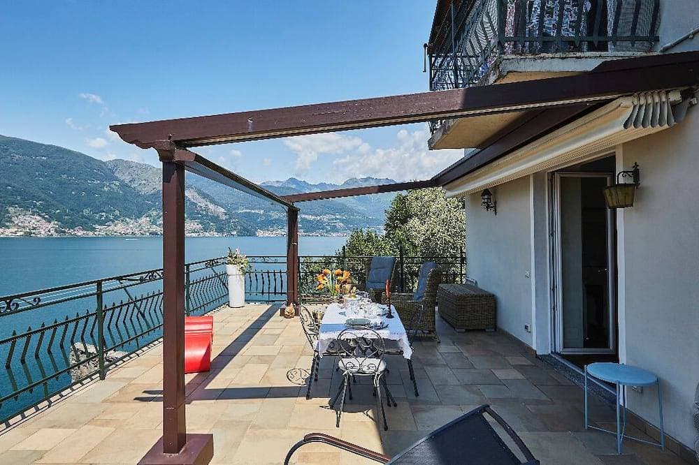 Foto 13 von 15: Stunning lake view terrace in a medieval village