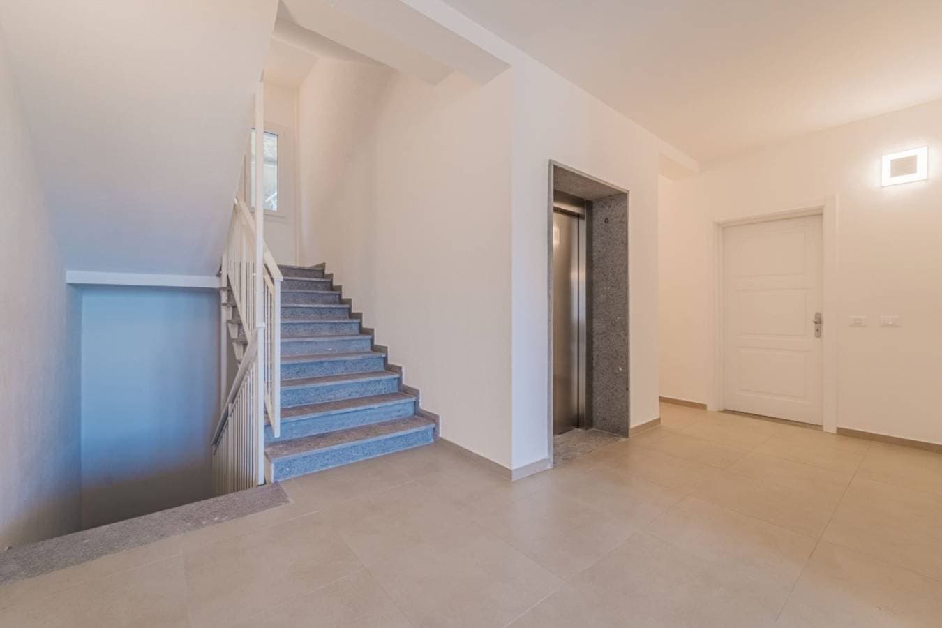 Foto 8 von 24: Ferienwohnung für 4 Personen mit Terrasse