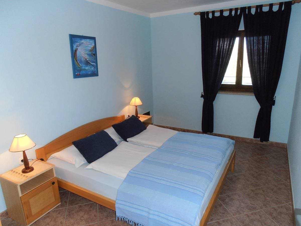 Foto 10 von 19: One bedroom apartment with large balcony and partial sea view